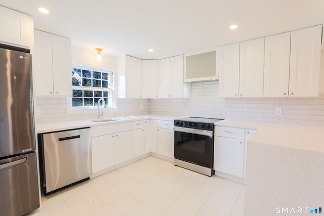 105 Hyde Road, West Hartford, CT 06117