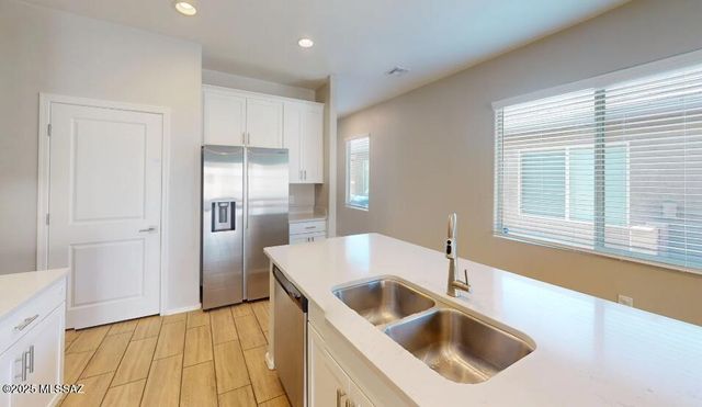 7075 Vuelta Aguarachay, Tucson, AZ 85756