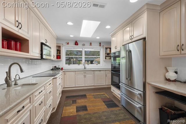12959 Talbot Lane, Huntington Woods, MI 48070