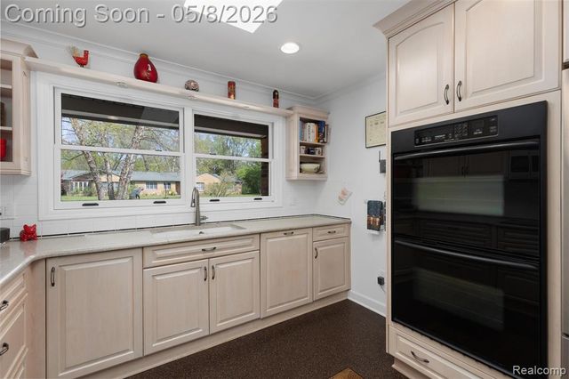 12959 Talbot Lane, Huntington Woods, MI 48070