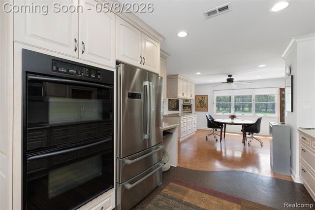 12959 Talbot Lane, Huntington Woods, MI 48070