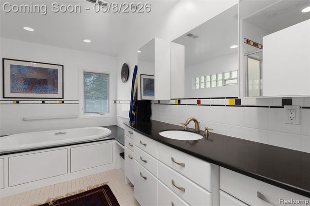 12959 Talbot Lane, Huntington Woods, MI 48070