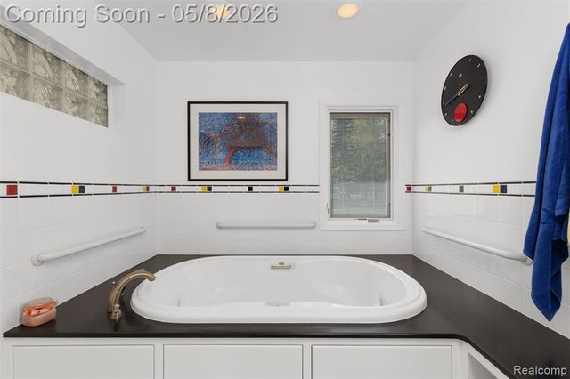 12959 Talbot Lane, Huntington Woods, MI 48070