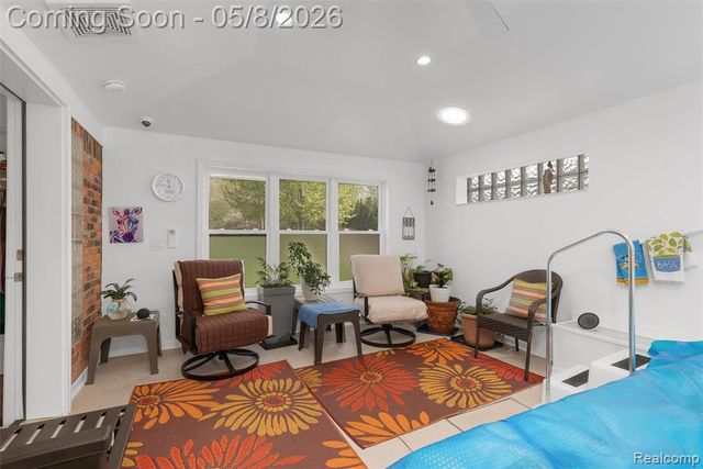 12959 Talbot Lane, Huntington Woods, MI 48070