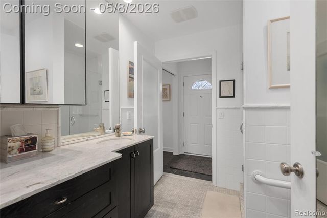 12959 Talbot Lane, Huntington Woods, MI 48070