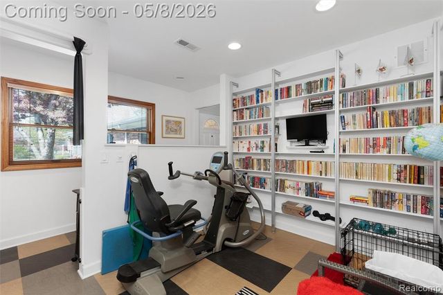12959 Talbot Lane, Huntington Woods, MI 48070