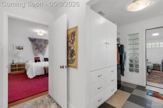 12959 Talbot Lane, Huntington Woods, MI 48070