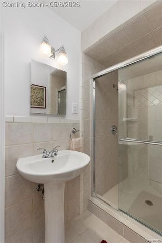 12959 Talbot Lane, Huntington Woods, MI 48070