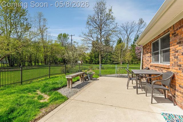 12959 Talbot Lane, Huntington Woods, MI 48070