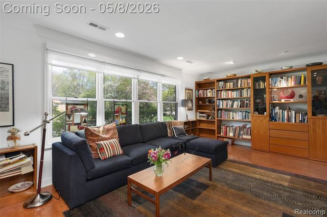 12959 Talbot Lane, Huntington Woods, MI 48070