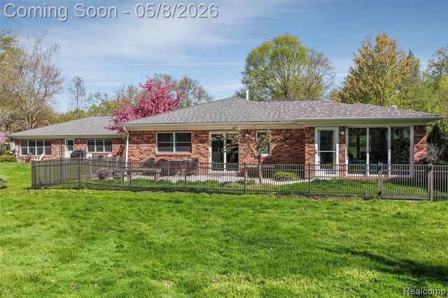 12959 Talbot Lane, Huntington Woods, MI 48070