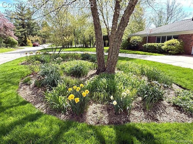 12959 Talbot Lane, Huntington Woods, MI 48070