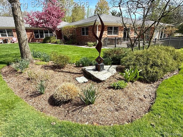 12959 Talbot Lane, Huntington Woods, MI 48070