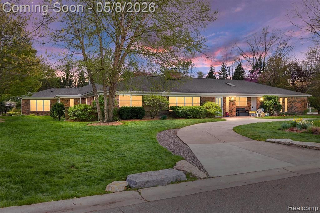 12959 Talbot Lane, Huntington Woods, MI 48070