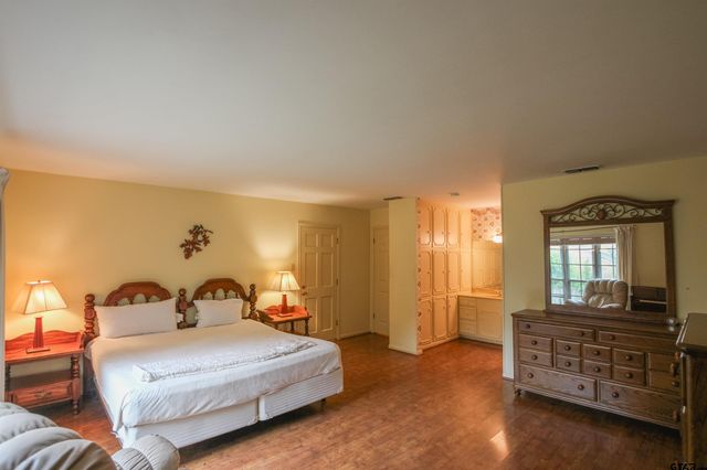 2115 Heather Lane, Tyler, TX 75703