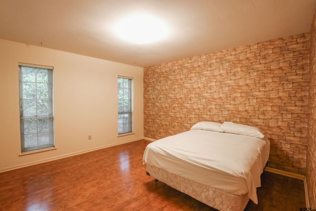 2115 Heather Lane, Tyler, TX 75703