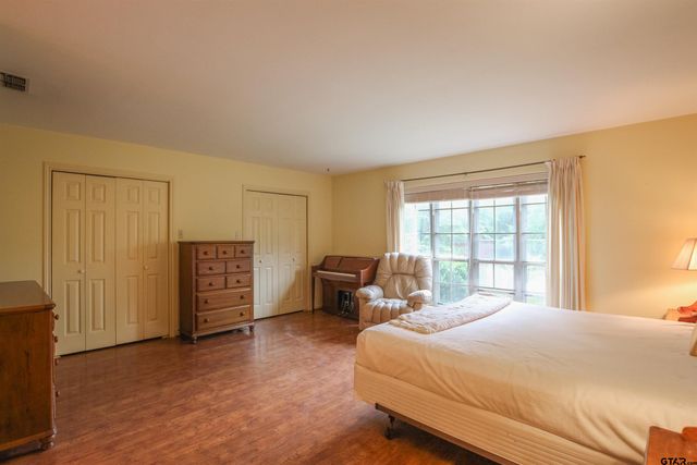 2115 Heather Lane, Tyler, TX 75703