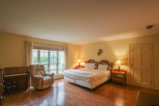 2115 Heather Lane, Tyler, TX 75703
