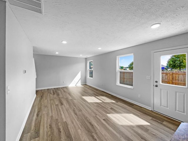 801 Prescott Circle, Trenton, OH 45067