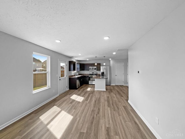 801 Prescott Circle, Trenton, OH 45067