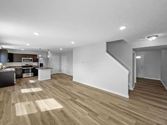 801 Prescott Circle, Trenton, OH 45067