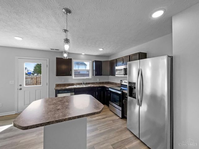 801 Prescott Circle, Trenton, OH 45067