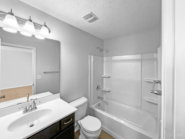 801 Prescott Circle, Trenton, OH 45067