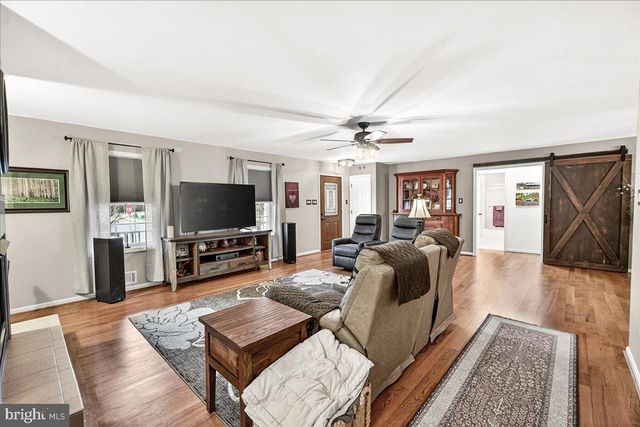 1 MANTLE CT, Thurmont, MD 21788