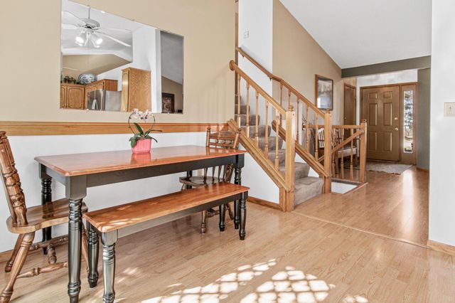 7109 Upper 36th Street N, Oakdale, MN 55128