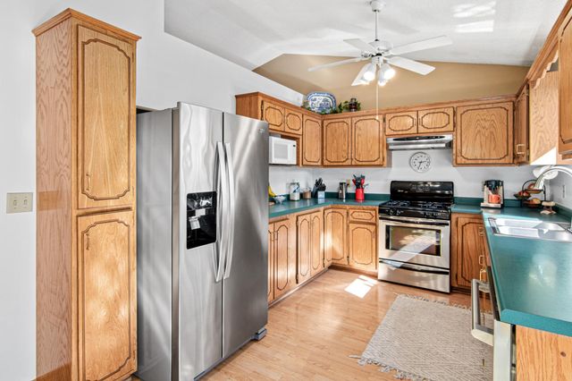 7109 Upper 36th Street N, Oakdale, MN 55128