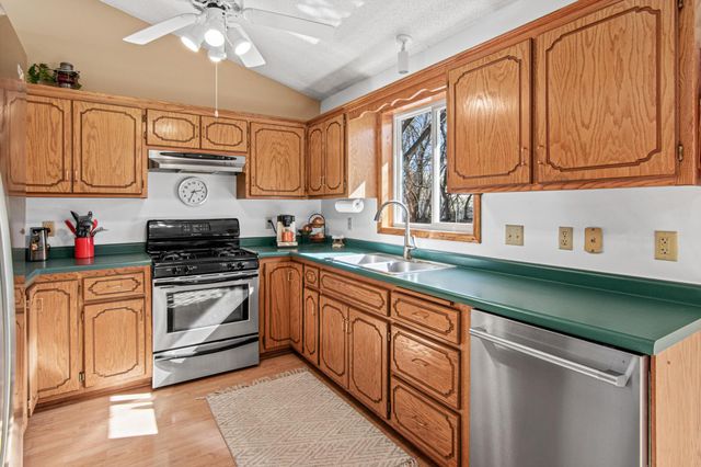 7109 Upper 36th Street N, Oakdale, MN 55128