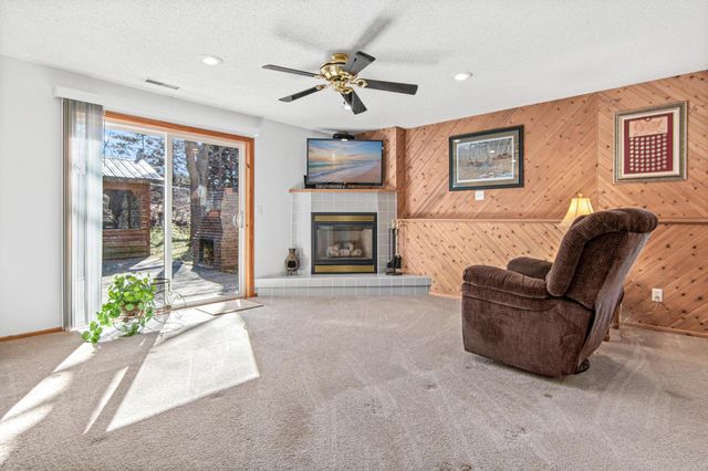 7109 Upper 36th Street N, Oakdale, MN 55128