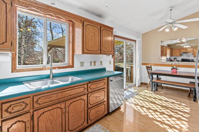 7109 Upper 36th Street N, Oakdale, MN 55128