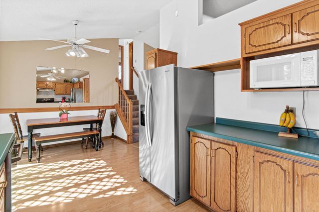 7109 Upper 36th Street N, Oakdale, MN 55128