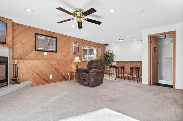 7109 Upper 36th Street N, Oakdale, MN 55128