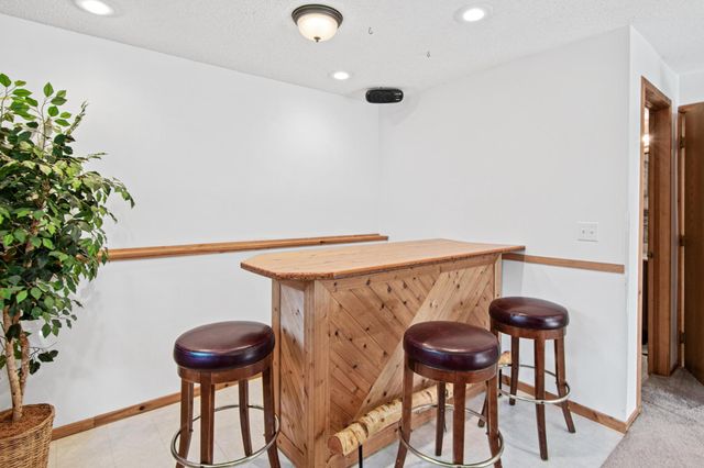 7109 Upper 36th Street N, Oakdale, MN 55128