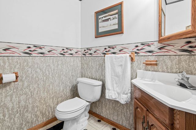 7109 Upper 36th Street N, Oakdale, MN 55128