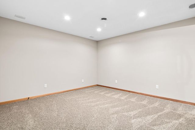 7109 Upper 36th Street N, Oakdale, MN 55128