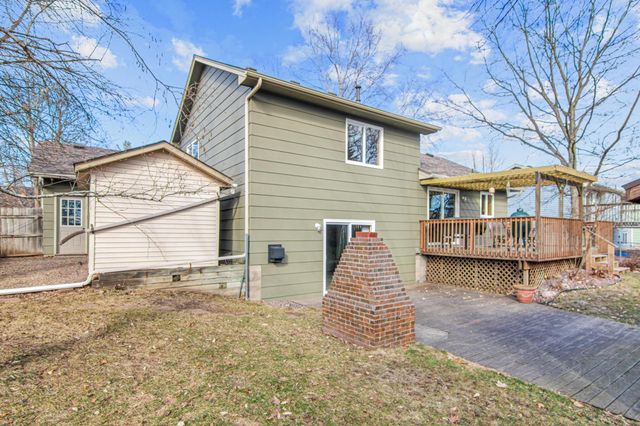 7109 Upper 36th Street N, Oakdale, MN 55128