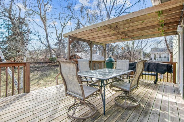 7109 Upper 36th Street N, Oakdale, MN 55128