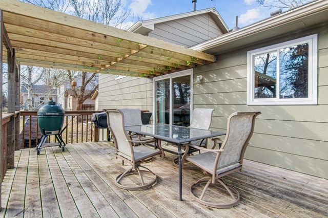 7109 Upper 36th Street N, Oakdale, MN 55128