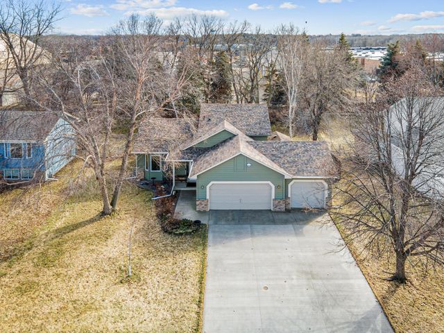 7109 Upper 36th Street N, Oakdale, MN 55128
