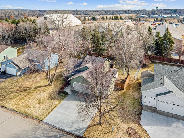 7109 Upper 36th Street N, Oakdale, MN 55128