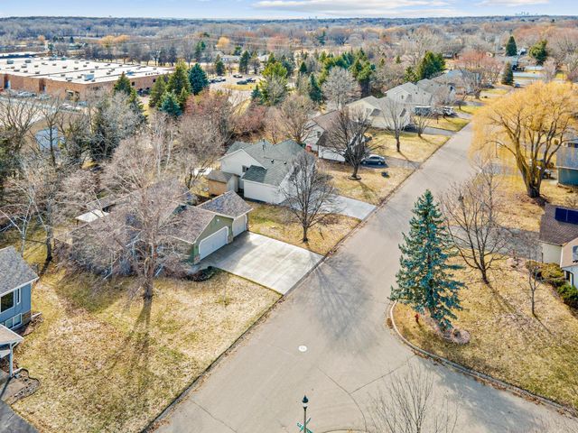 7109 Upper 36th Street N, Oakdale, MN 55128