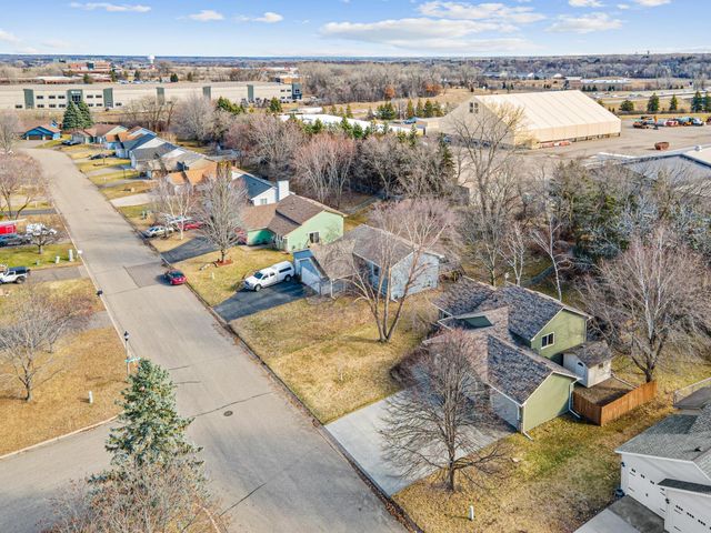 7109 Upper 36th Street N, Oakdale, MN 55128