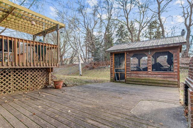 7109 Upper 36th Street N, Oakdale, MN 55128