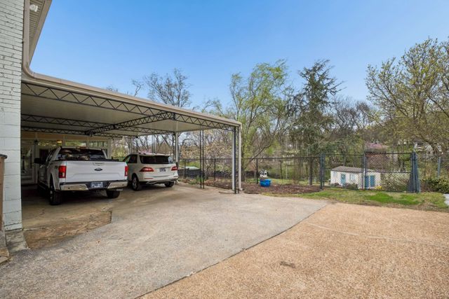 830 Hillwood Blvd, Nashville, TN 37209