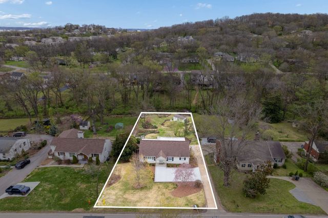 830 Hillwood Blvd, Nashville, TN 37209