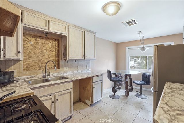32438 Kentucky, Yucaipa, CA 92399