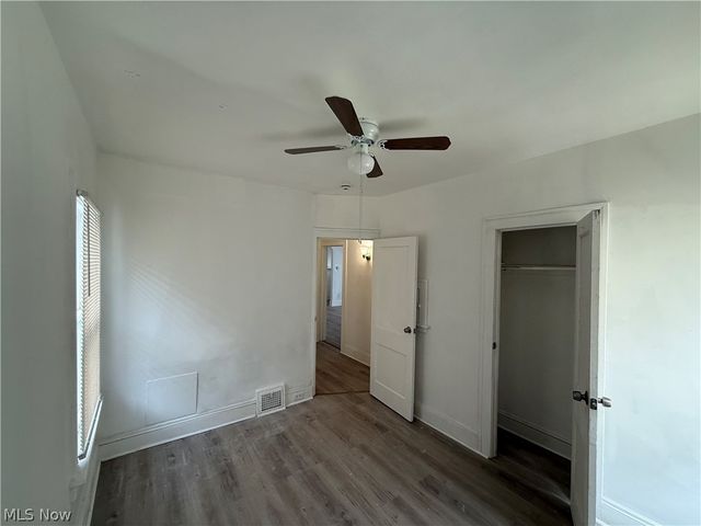 829 Helmsdale Road, Cleveland Heights, OH 44112